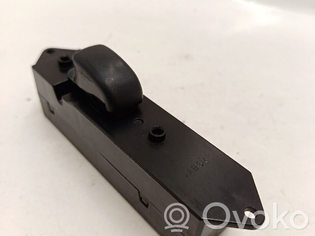 Electric window control switch   MR194830,755776X1