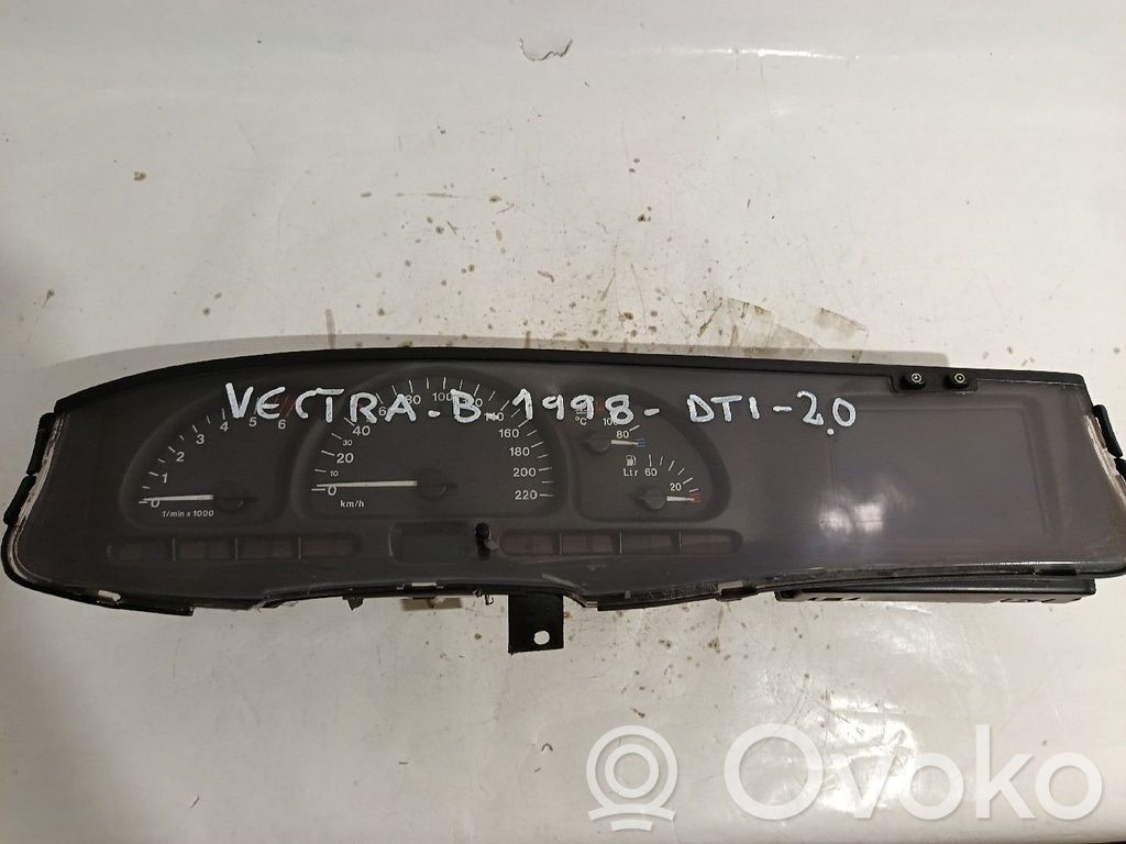Opel Vectra B Speedometer (instrument cluster) 