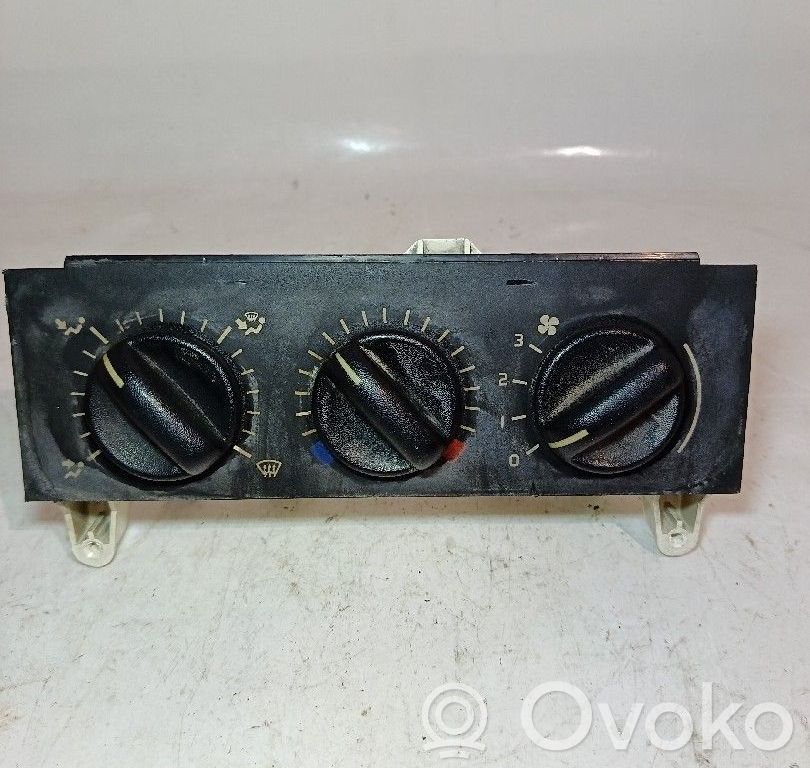 Renault Clio I Climate control unit 