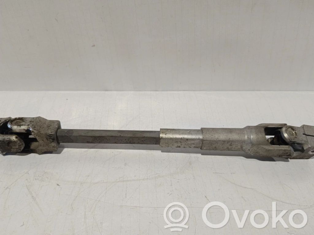 Steering column universal joint   676915701