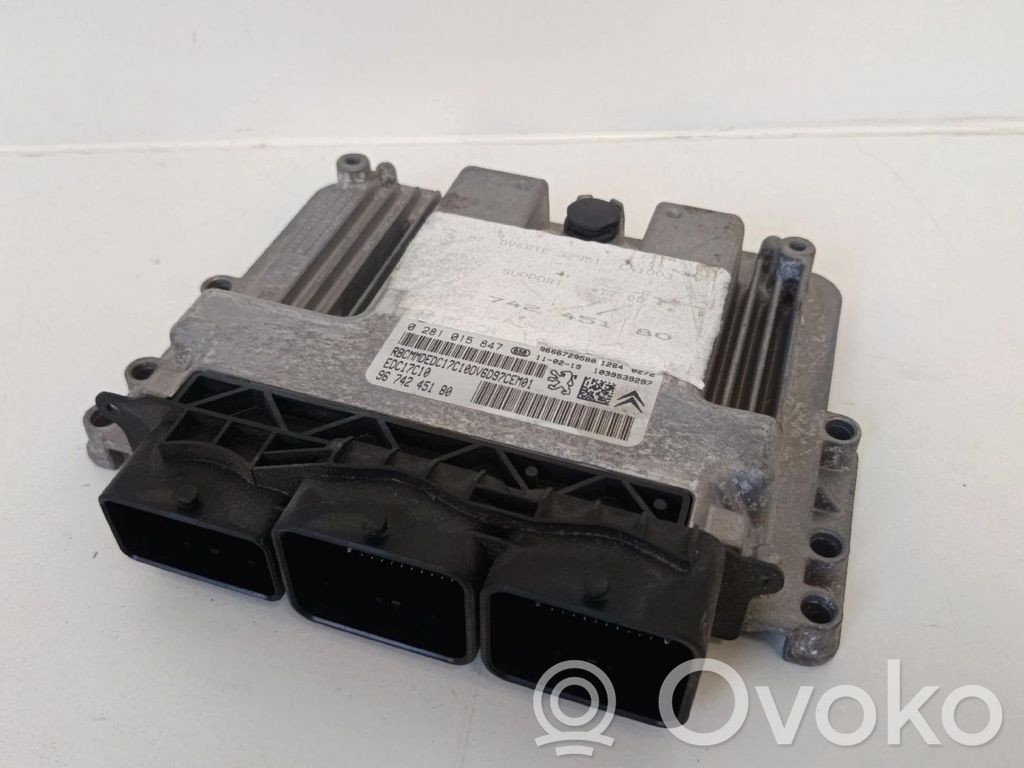 Unidad de control/módulo del motor   0281015847,1039S39297,9666729580