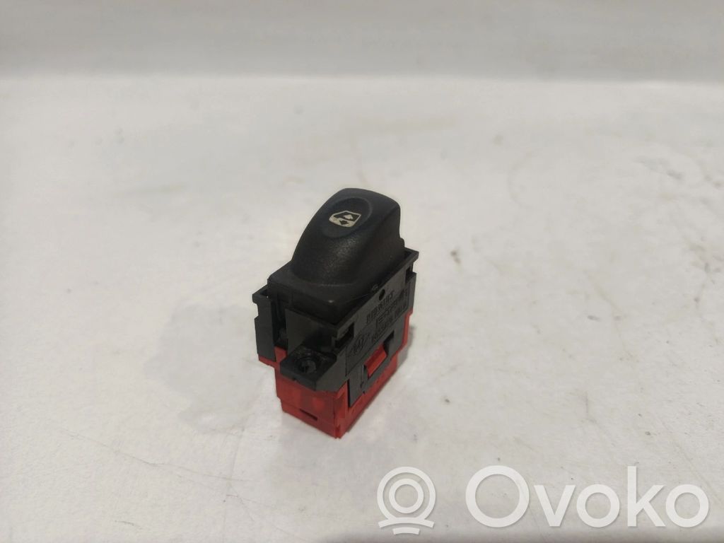 Electric window control switch   7700417485B