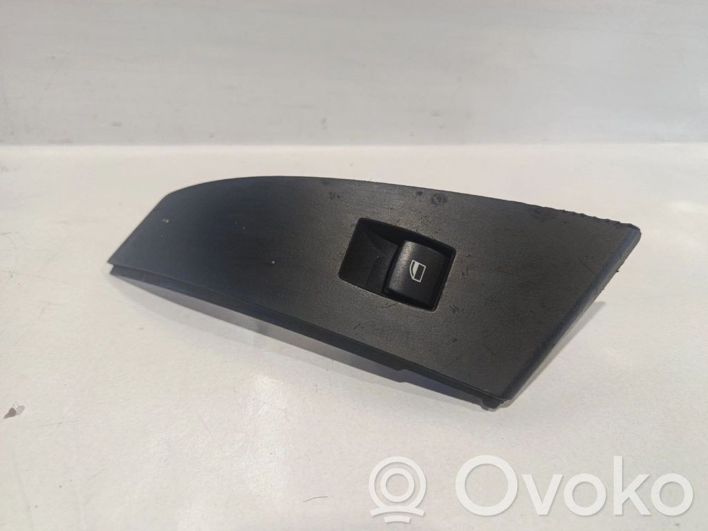 Electric window control switch   6922244,6951965AI