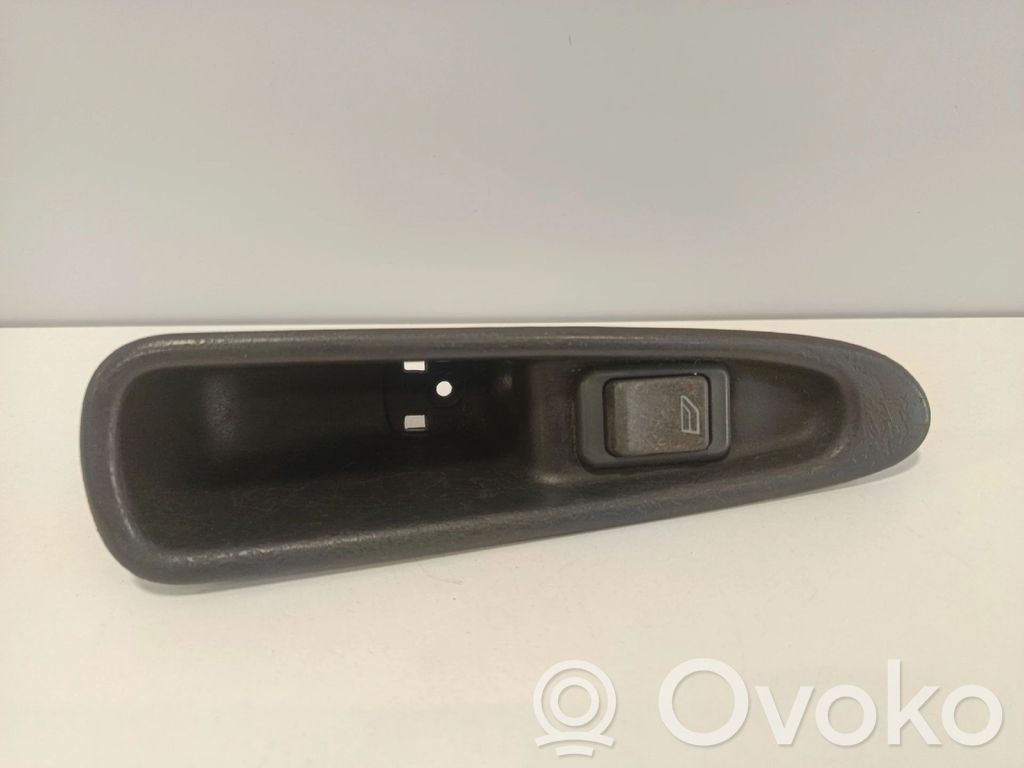 Electric window control switch   03458028,821425,821427,821429