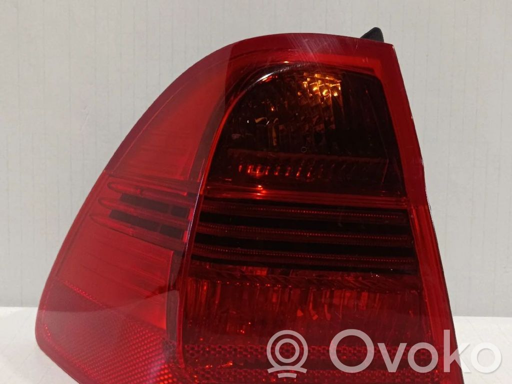 Galinis žibintas dangtyje   7160061