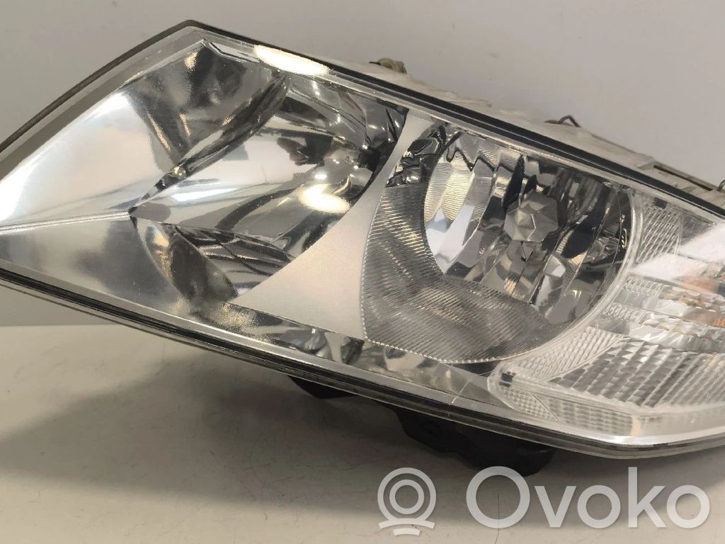Skoda Octavia Mk2 (1Z) Lampa przednia 