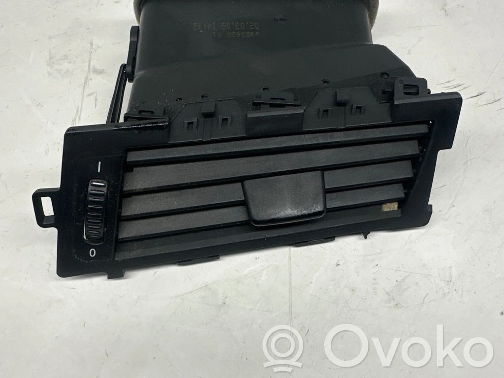 BMW 5 E60 E61 Centrinės oro grotelės 