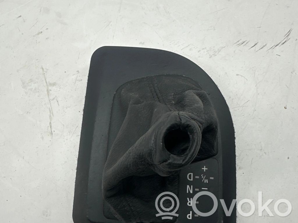BMW 5 E60 E61 Pavarų perjungimo svirties apdaila (plastikinė) 