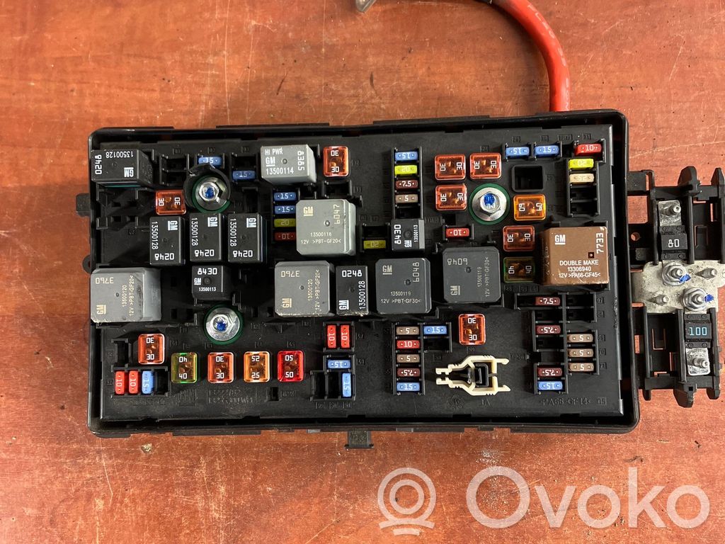 Opel Insignia A Fuse module 