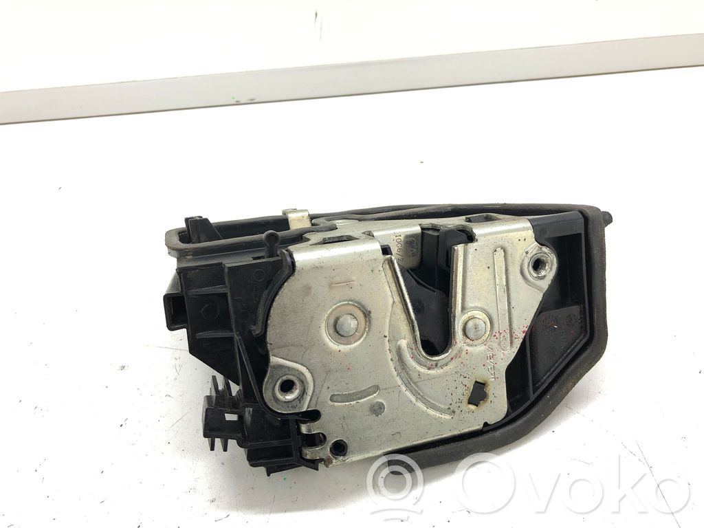Rear door lock   7167076