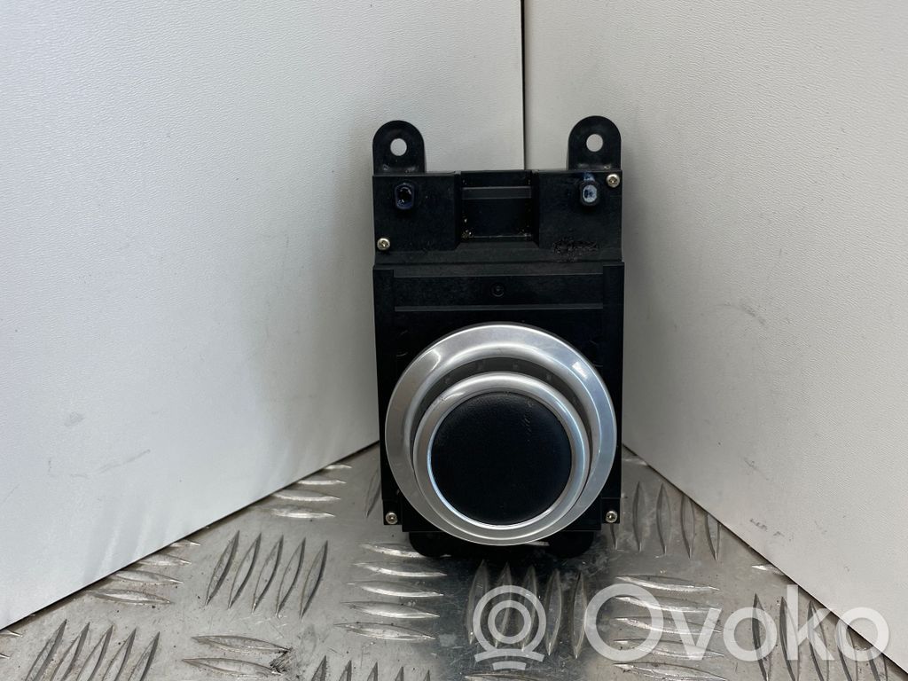 Head unit multimedia control   6944884