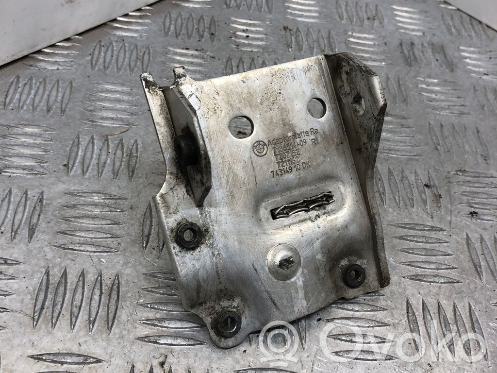 BMW 5 F10 F11 Radiator mount bracket 