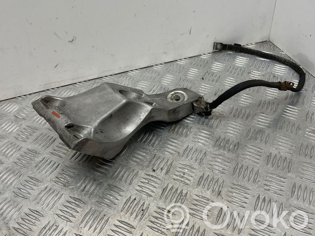 BMW 5 E60 E61 Engine mounting bracket 