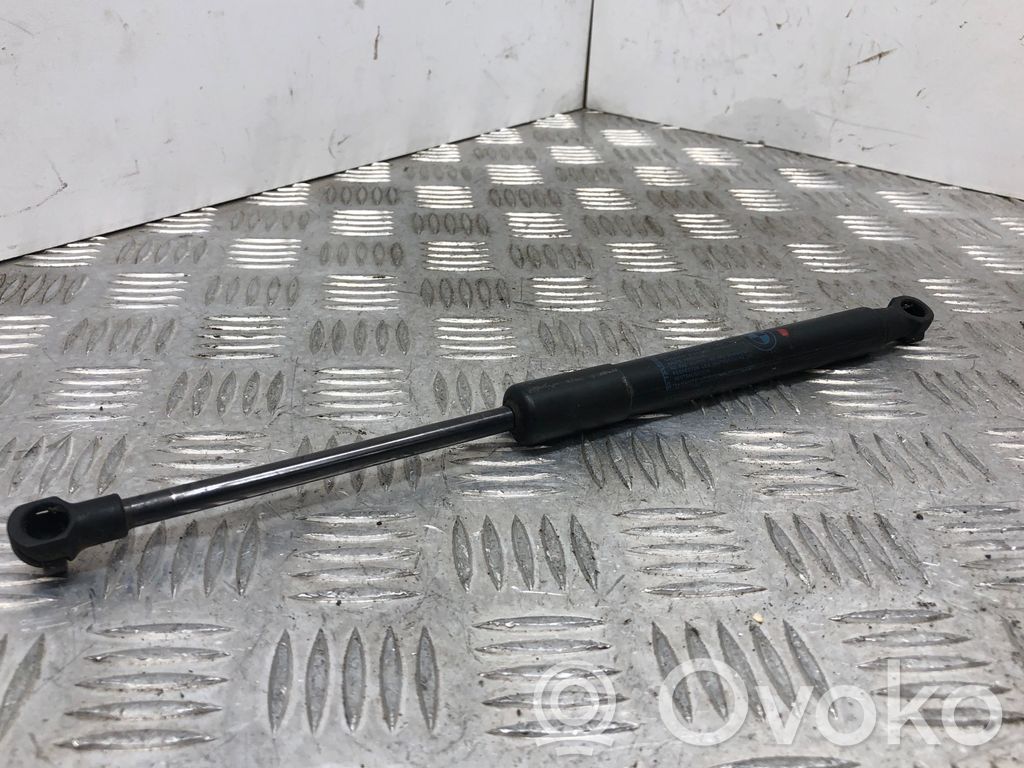 BMW 5 E60 E61 Dzinēja pārsega amortizators 