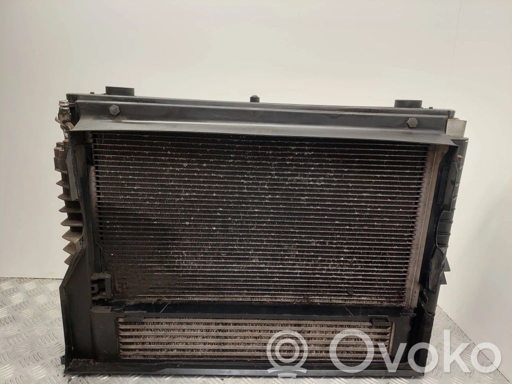 BMW 5 E60 E61 Radiatorių komplektas 