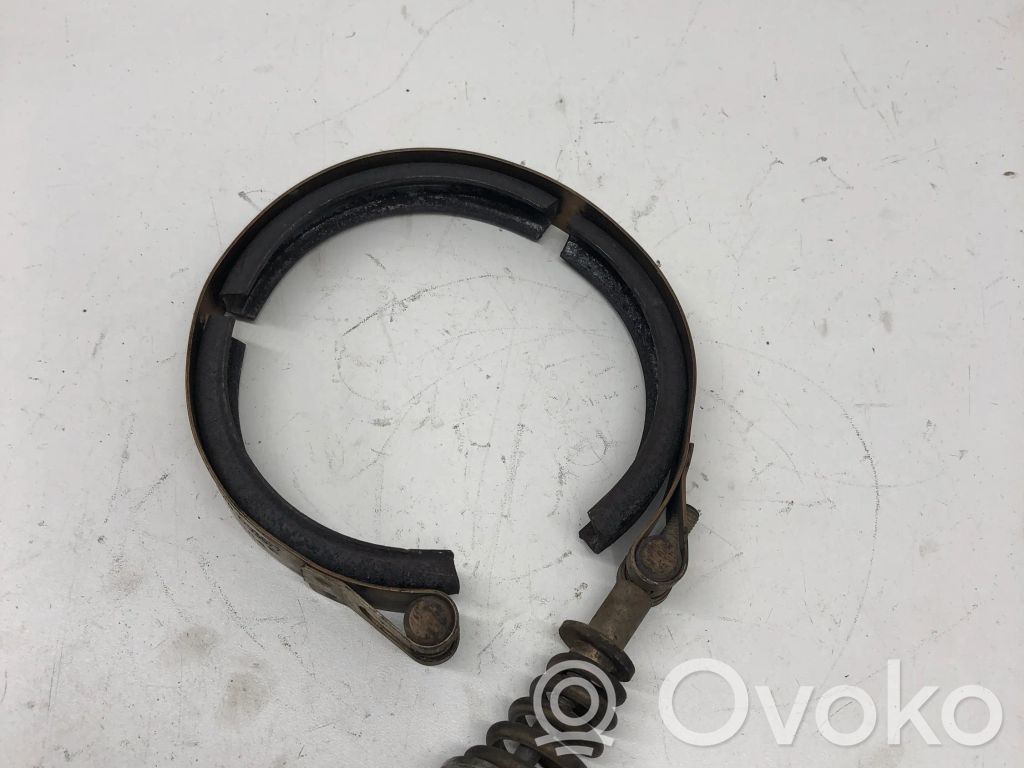 Muffler pipe connector clamp   7793677