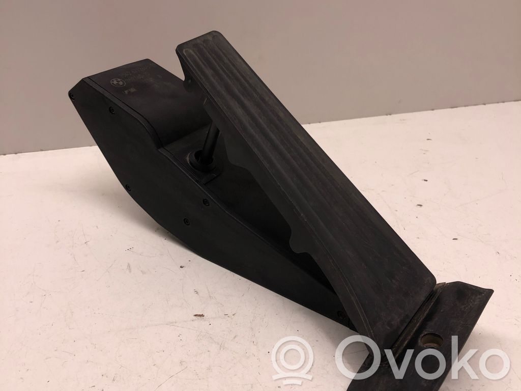 Accelerator throttle pedal   6772645,230208,25916010