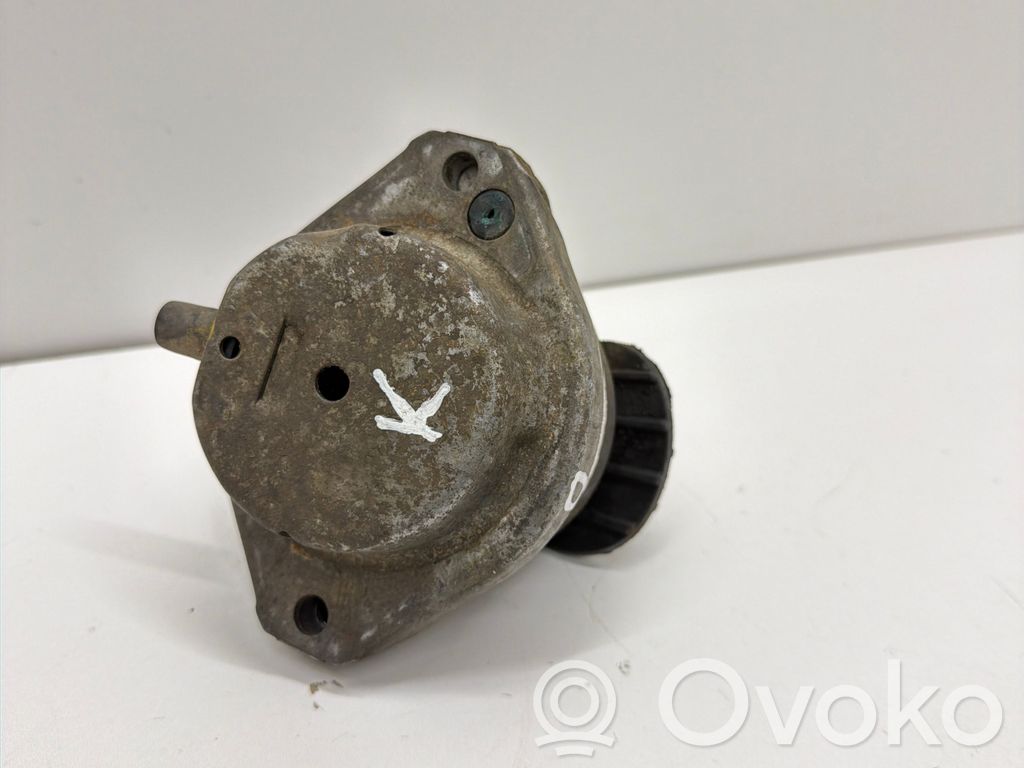 Engine mount bracket   6769874,15934612