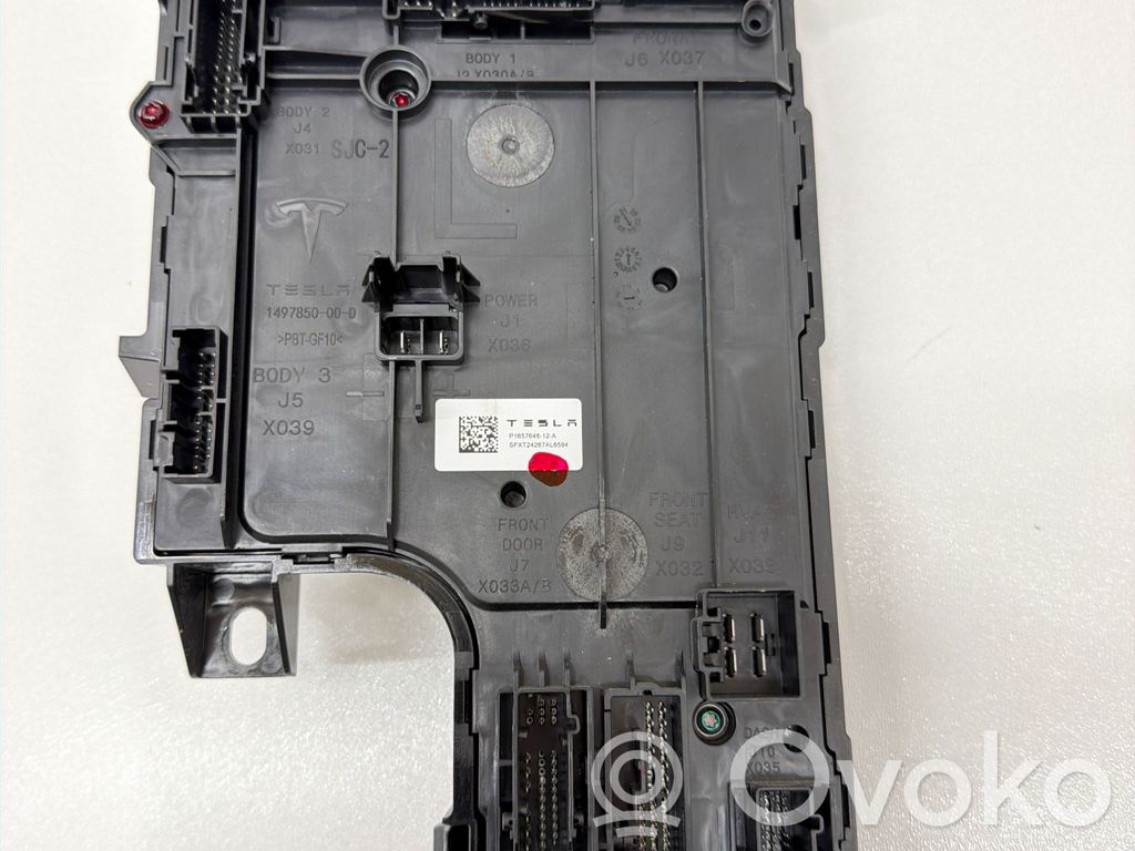 Tesla Model Y Module de contrôle carrosserie centrale 