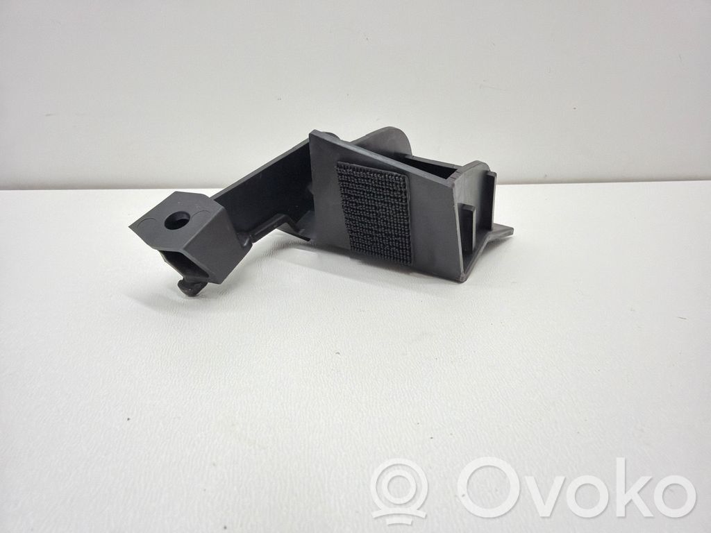 Tesla Model Y Sill supporting ledge 