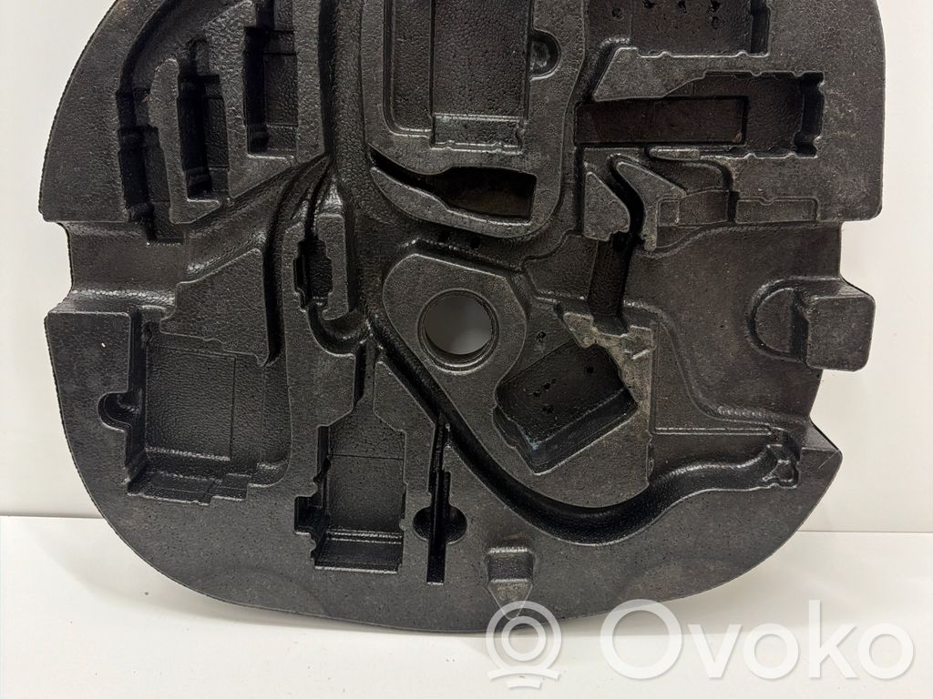 Spare wheel section trim   9120060,52758211