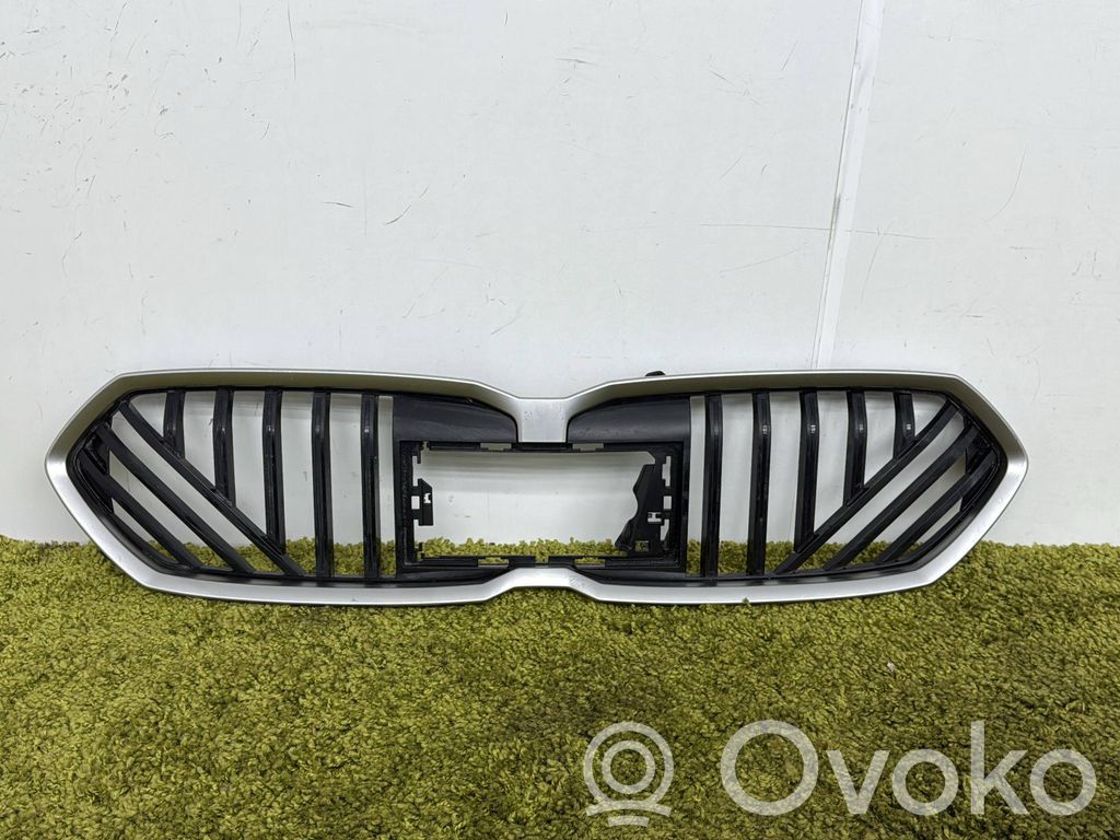 Atrapa chłodnicy / Grill   5A35D15,5B52AC5