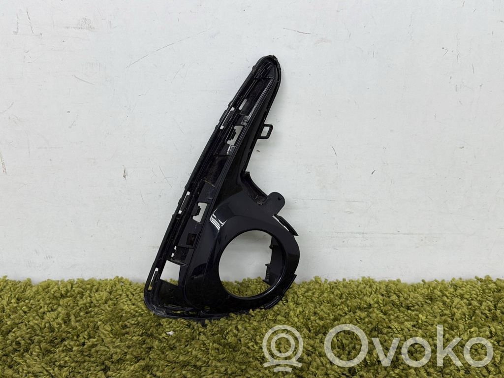 Toyota Yaris Grilă/ornament proiector ceață față 