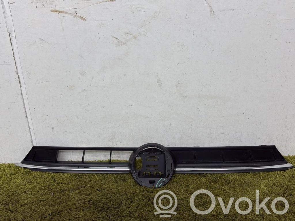 Volkswagen Polo VI Griglia superiore del radiatore paraurti anteriore 