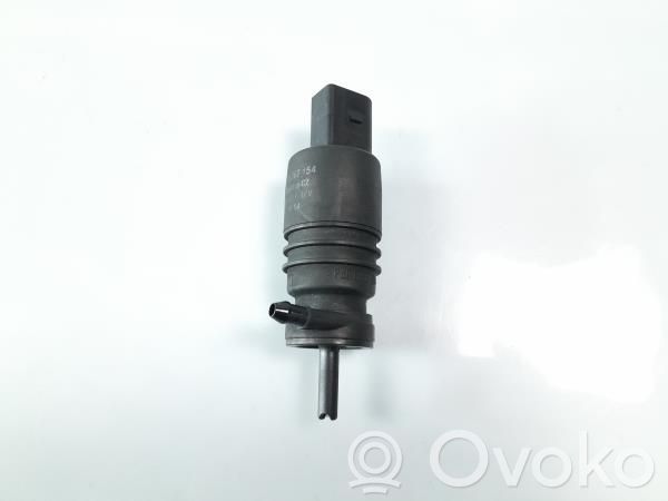 BMW X5 E53 Windscreen/windshield washer pump 