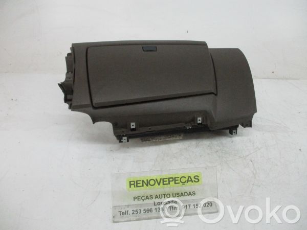 Glove box