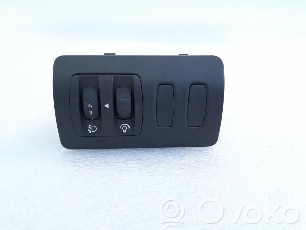 Central locking switch button   8200407756,8200407757