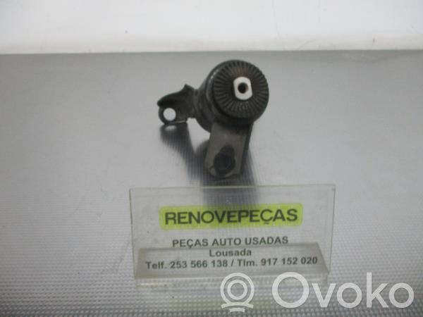 Engine mount bracket   8V516F012BH