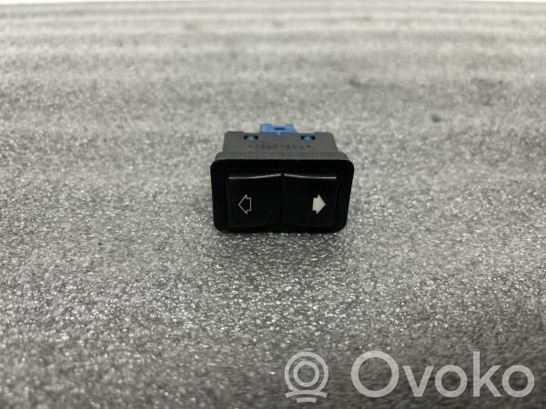 Electric window control switch   8368932