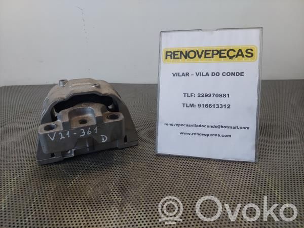 Volkswagen Golf IV Engine mount bracket 
