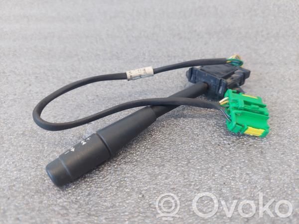 Peugeot 206 Multifunkcinis valdymo jungtukas/ rankenėlė 