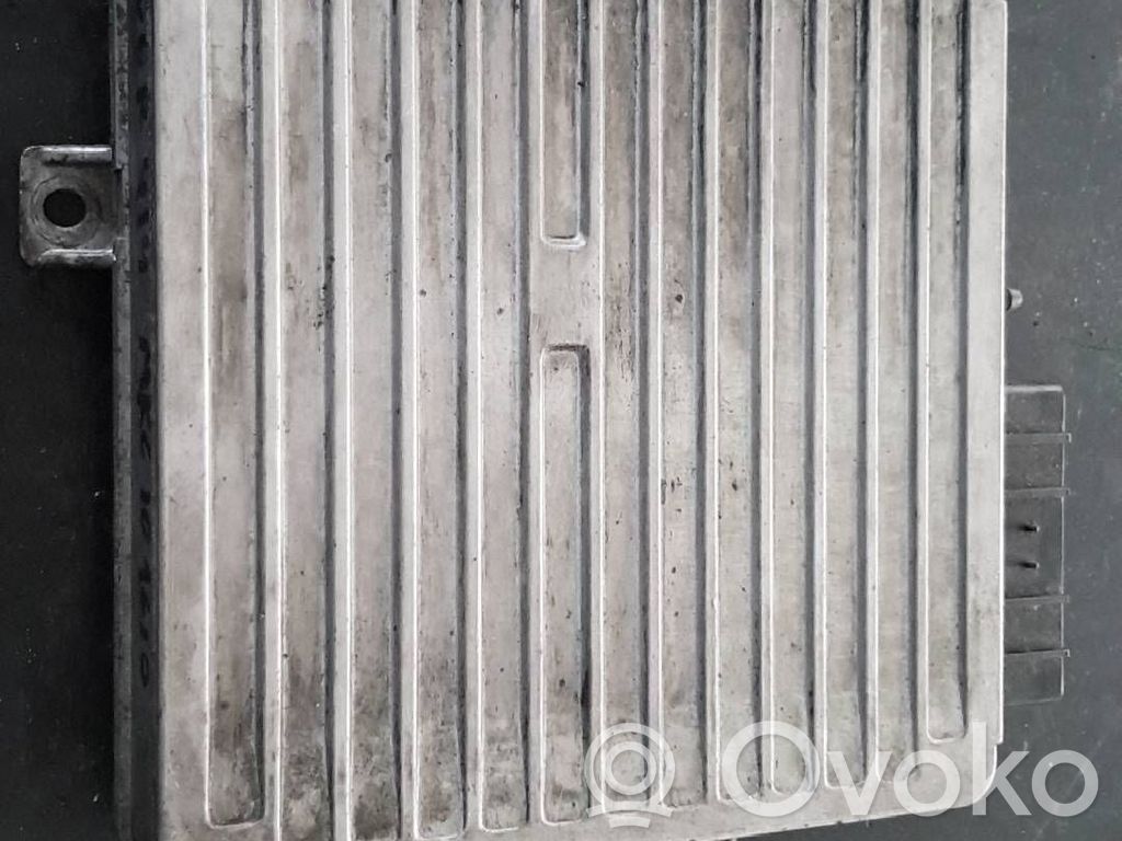 Unidad de control/módulo del motor   MKC101610