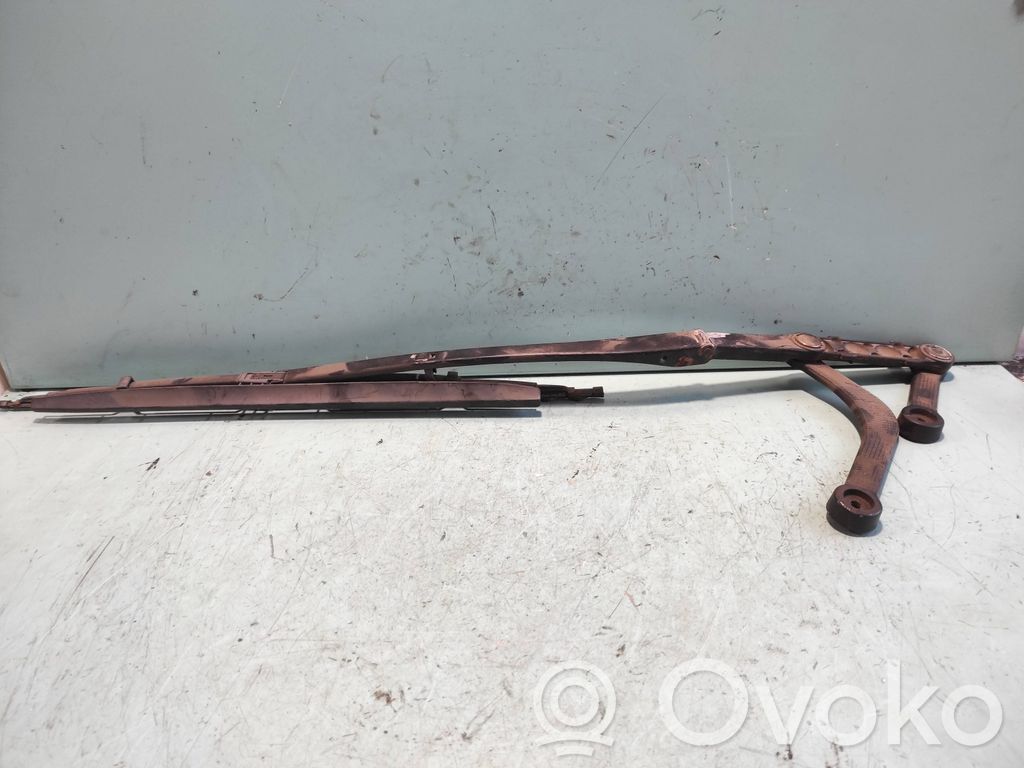 BMW 5 E39 Front wiper blade arm 