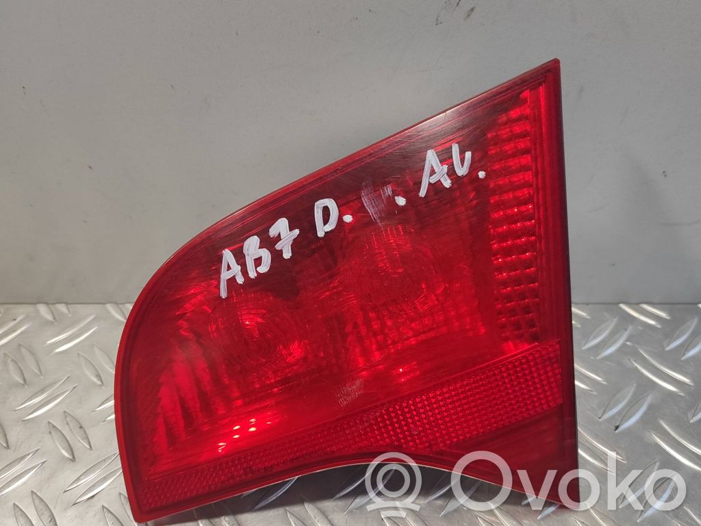 Audi A4 S4 B7 8E 8H Lampy tylnej klapy bagażnika 