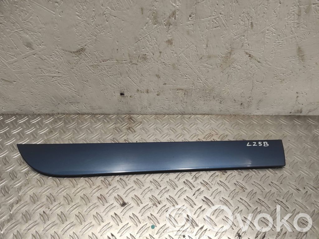 Audi A6 S6 C6 4F Takaoven lista (muoto) 
