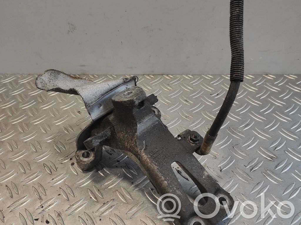 Audi A4 S4 B8 8K Engine mounting bracket 