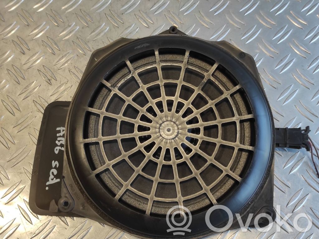 Audi A4 S4 B6 8E 8H Subwoofer 