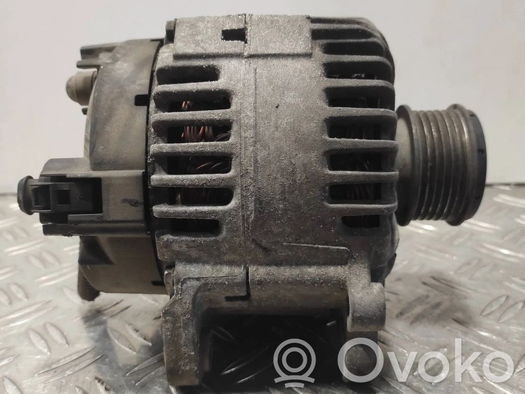 Audi A4 S4 B7 8E 8H Ģenerators 