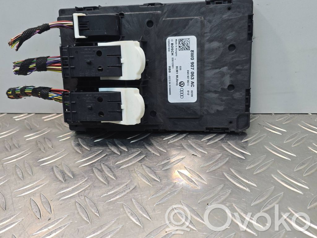 Audi A4 S4 B9 Comfort/convenience module 