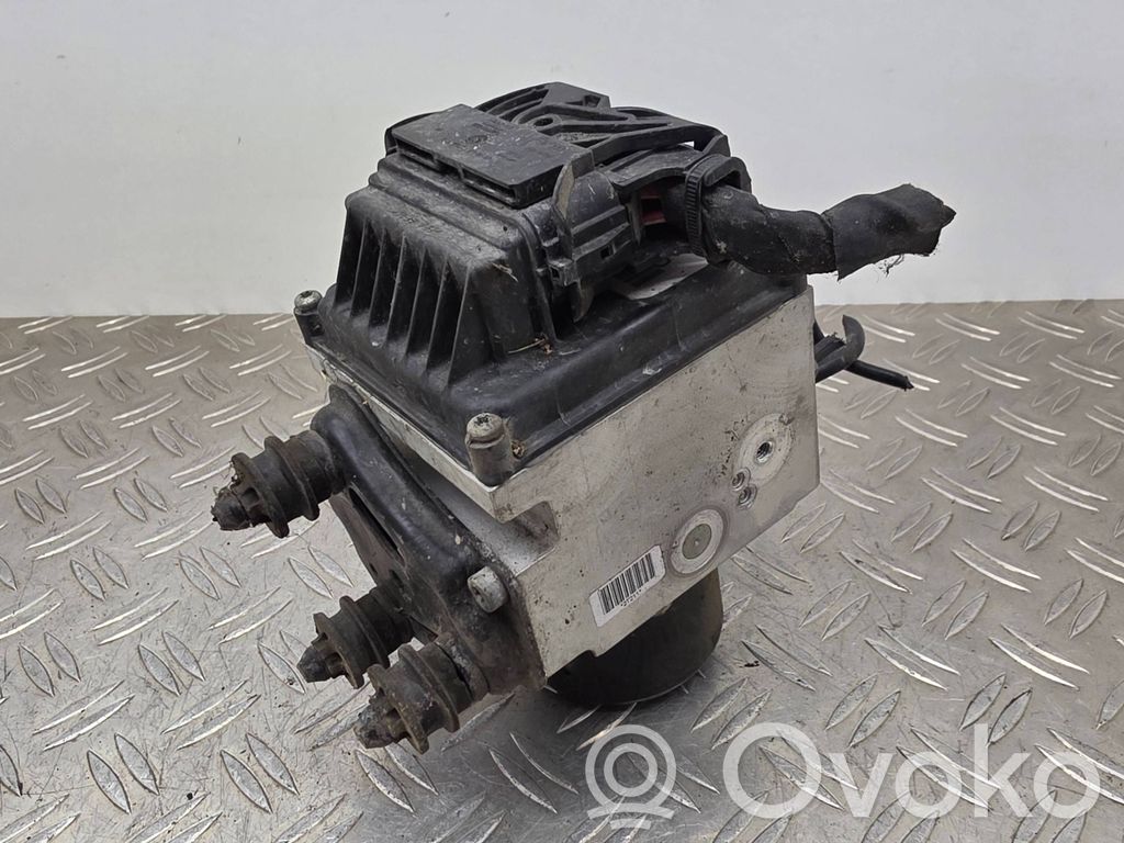 Volkswagen PASSAT B6 ABS Pump 