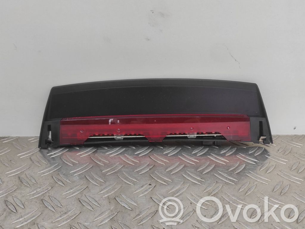 Audi A8 S8 D4 4H Trzecie światło stop 