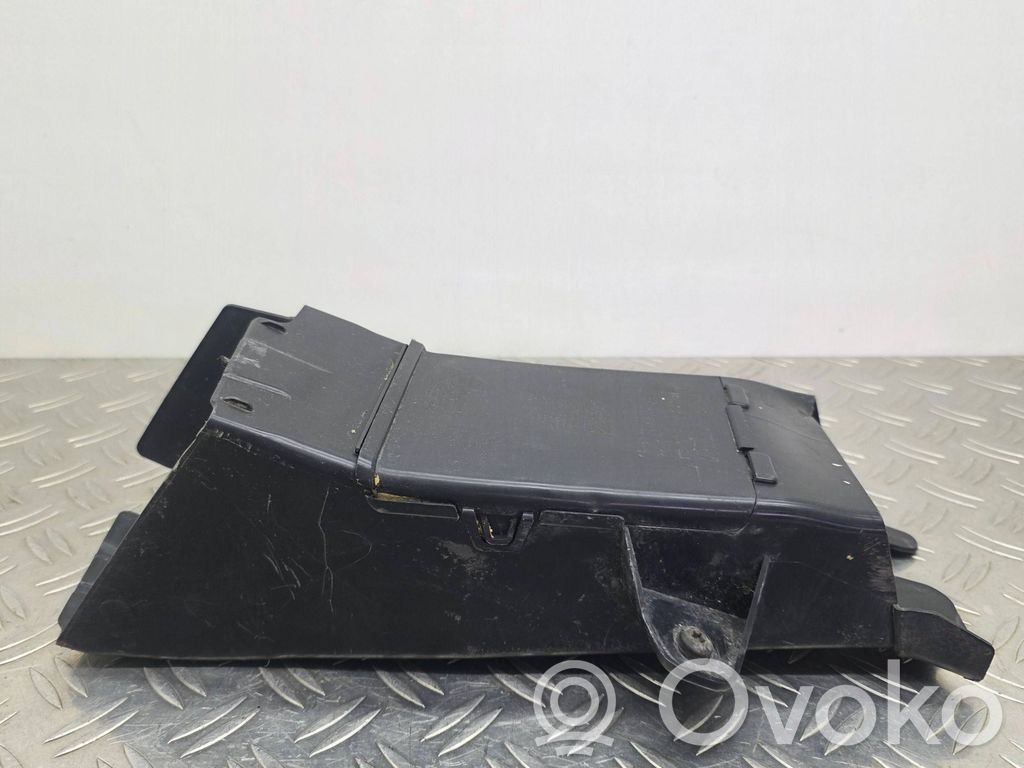 BMW 7 F01 F02 F03 F04 Ilmanoton kanavan osa 