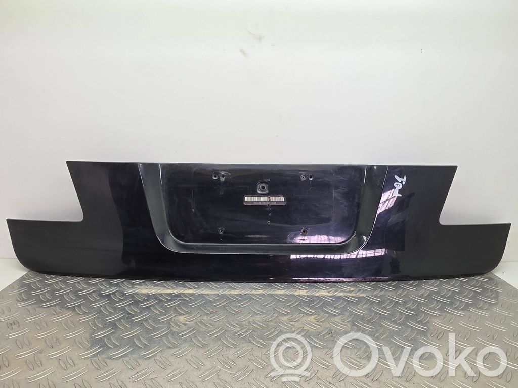 BMW 7 F01 F02 F03 F04 Takapuskurin kannake 