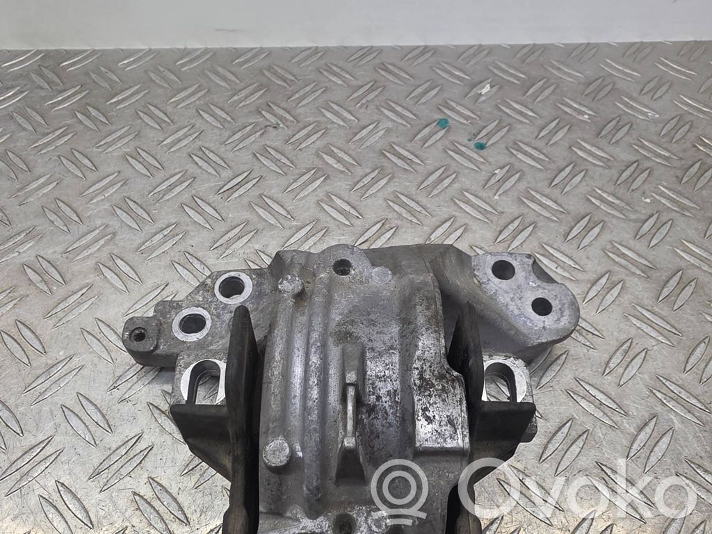 Peugeot 508 Engine mount bracket 