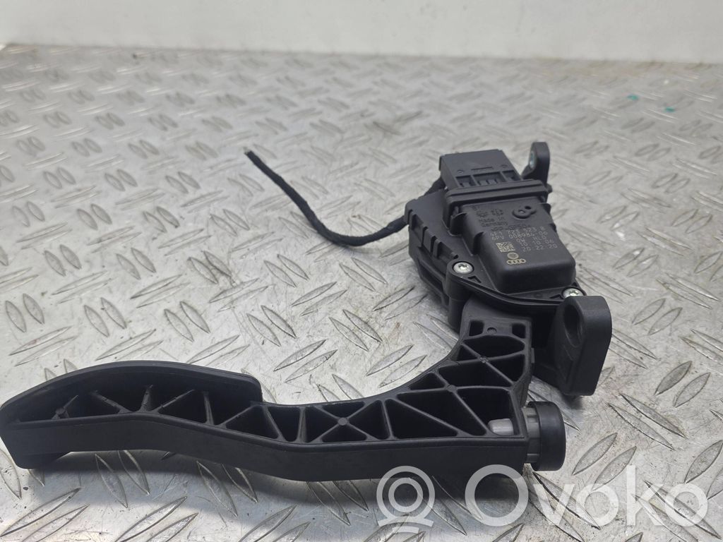 Audi A6 S6 C6 4F Akceleratoriaus pedalas 