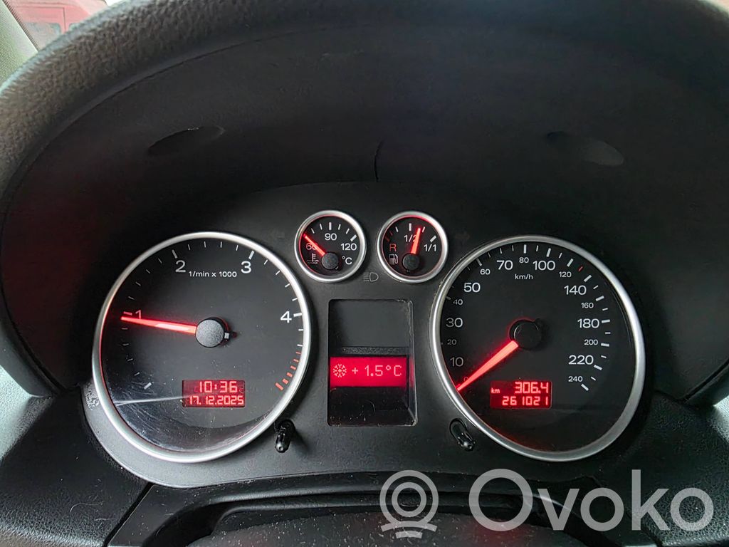Audi A2 Speedometer (instrument cluster) 
